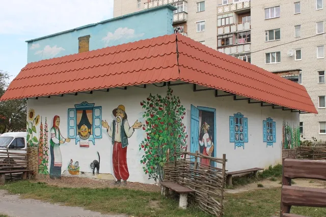 У Луцьку на трансформаторах намалювали графіті (фото) 