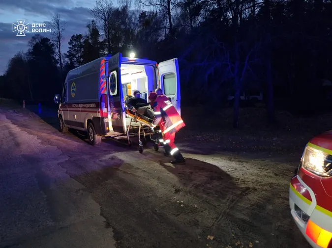 На Волині чоловік під час «тихого полювання» зламав ногу (фото)