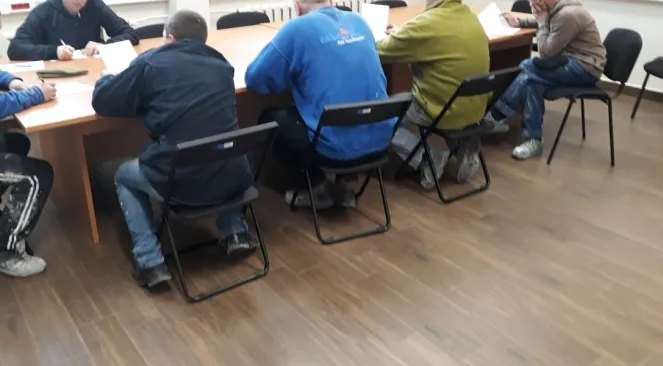Польща депортує п’ятьох українців, які працювали за біометричними паспортами