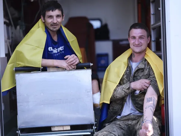 Великоднє диво: з російського полону повернули 277 українських військових (фото)