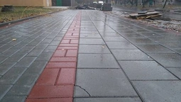 Нова бруківка на тротуарах  Луцька кришиться під ногами (фото)