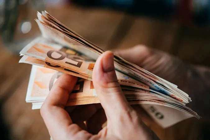 За цю роботу платять до 50 євро на день і годують безкоштовно, але працівників не вистачає