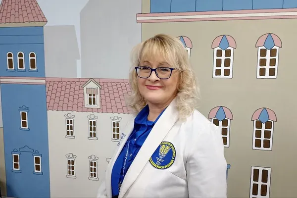 Малюк з Житомирщини народився з довжелезним волоссям (відео)