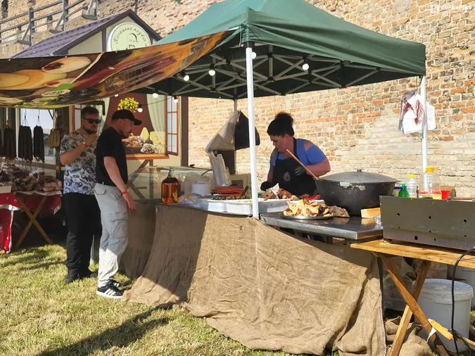 «ЛюбART Fest» у Луцькому замку: що там відбувається (фоторепортаж)
