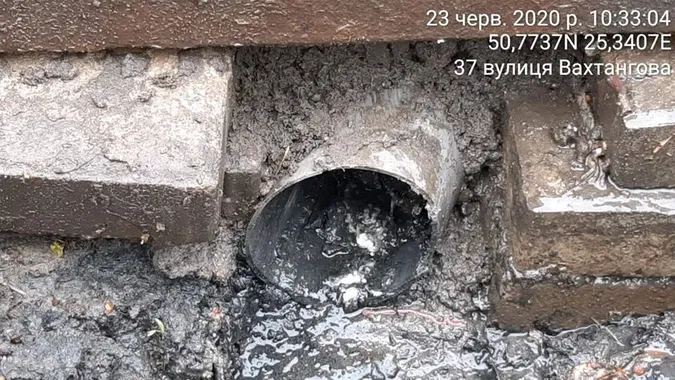 У районі Вишкова виявили ще одне джерело смороду (фото)