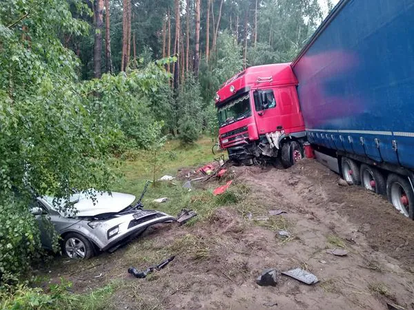 У моторошній аварії на Рівненщині загинув 36-річний волинянин (фото, відео)