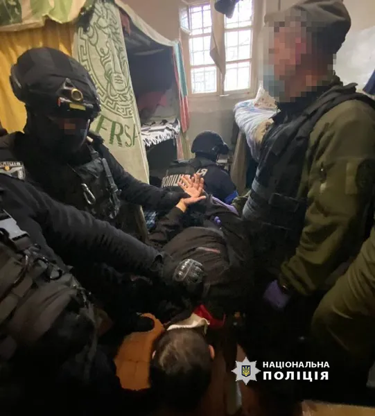 У Луцькому СІЗО 38-річний арештант налагодив збут наркотиків (фото)