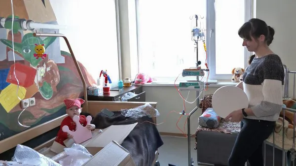 Онкохворі діти у Луцьку отримали подарунки на день Святого Миколая (відео)