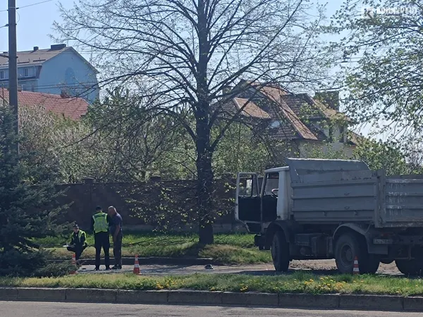 У Луцьку вантажівка «влетіла» в авто (фото)