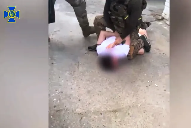 На Сумщині СБУ затримали колаборанта, який працював на ворога (відео)