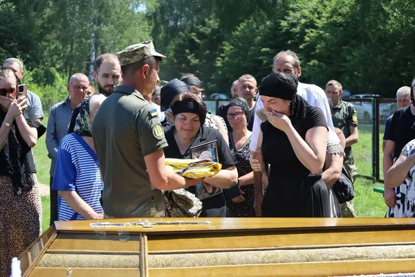 На Волині провели в останню путь полеглого на Сумщині воїна Сергія Конончука (фото)