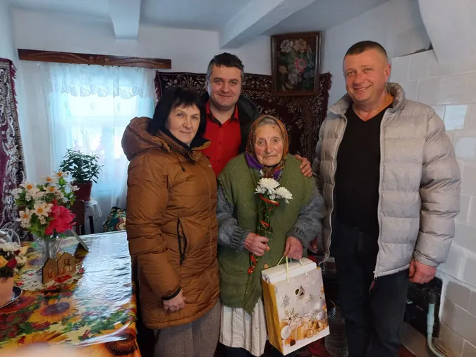 Людина з багатою життєвою історією та щирим серцем: на Волині довгожителька відзначила поважний ювілей – 90 років