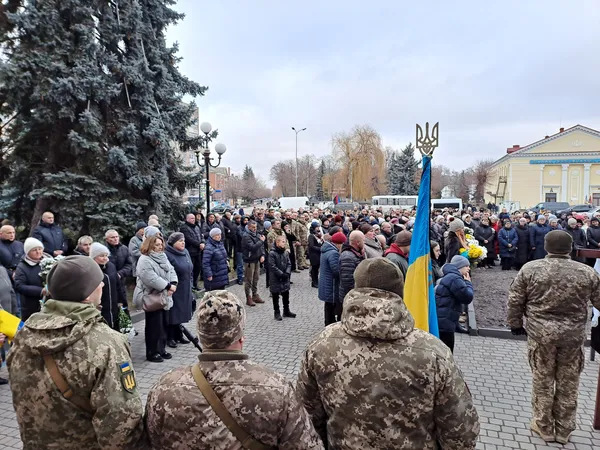 Загинули в один день: волиняни попрощались із Героями Миколою Бобром та Євгенієм Куколою (фото)