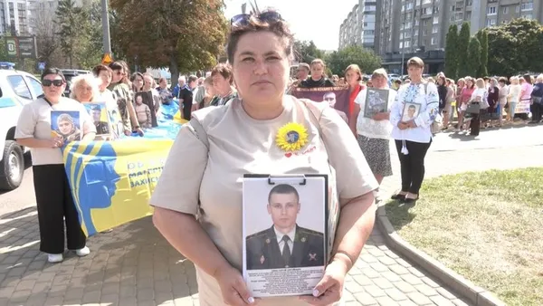 У Луцьку 250 волинян пройшли пам’ятною ходою на честь загиблих захисників (фото, відео)