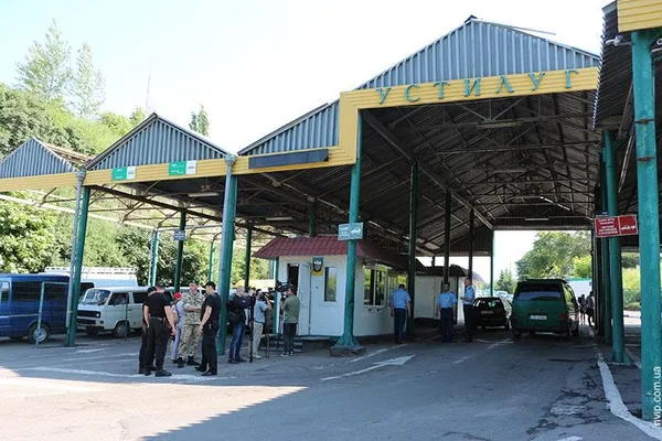 На «Устилузі» затримали чоловіка з пістолетом