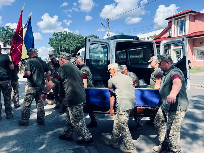 У Володимирі в останню земну дорогу провели Захисника Ігоря Пригарського (фото)