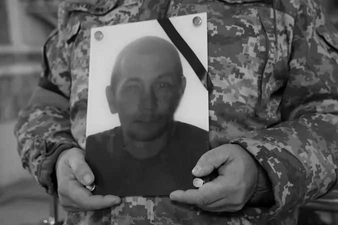 У Луцьку попрощалися із загиблим на Донеччині Сергієм Лазарєвим (фото)