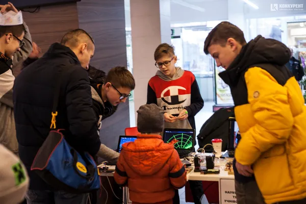 Із роботами та кубиками: у «Промені» відбувся науковий пікнік для маленьких лучан (фото)