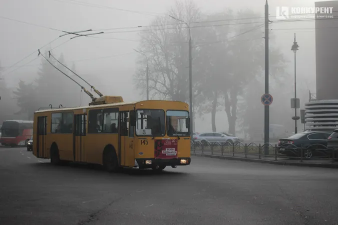 Туманний ранок у Луцьку: 30+ атмосферних фото