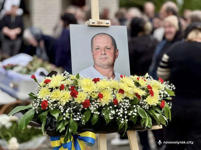 У громаді на Волині попрощалися із воїном Юрієм Сасагою (фото)