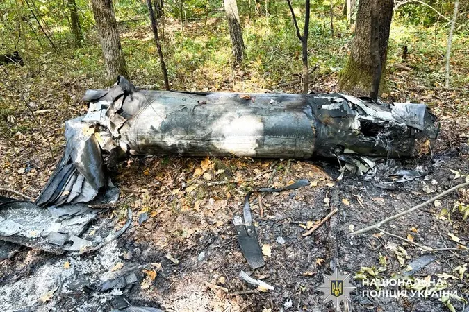 Виявили уламки «Герані-5»: на Рівненщині правоохоронці показали наслідки атаки (фото)