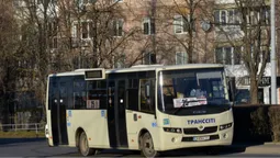 Замість жовтих «Богданів» на один з маршрутів Луцька вийшли нові автобуси (фото)