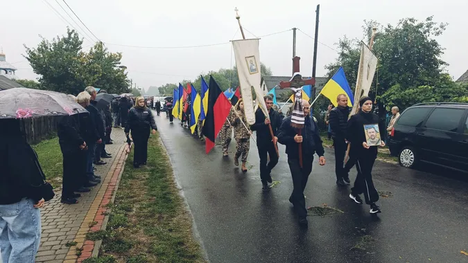 На Волині попрощалися з Героєм Володимиром Медведюком (фото)