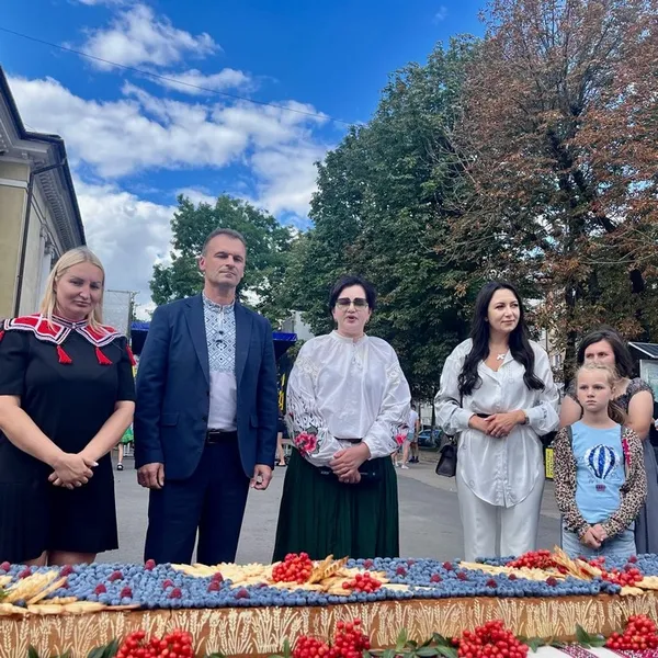 У Володимирі спекли велетенський «Пиріг Незалежності» (фото)