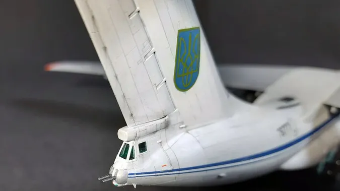 Лучанин змайстрував модель літака, який збили над Луганськом (фото)
