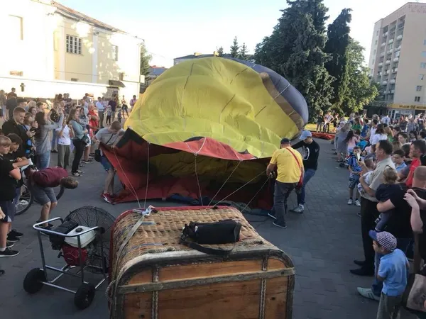 Над Луцьком літають повітряні кулі (фото)