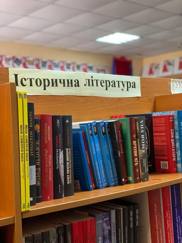 Чи є в книгарнях Луцька книжки російською мовою (фото)