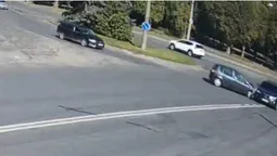 Не пропустив: у Луцьку водій «рено» влупився в «кіа» (відео)