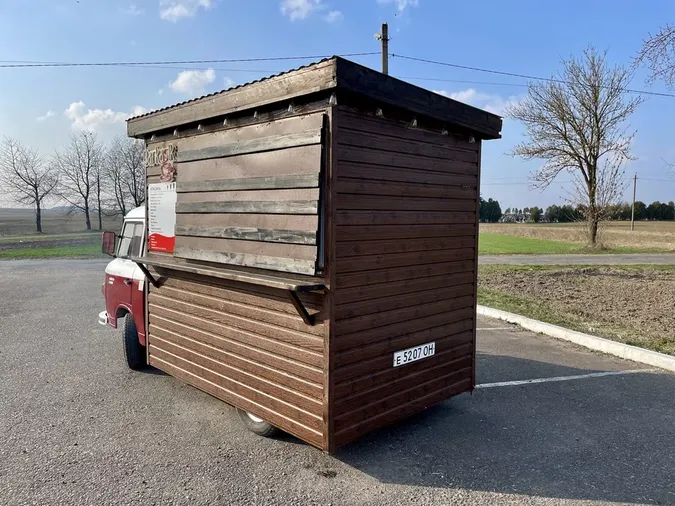 На Волині продають ретрофургончик-кав'ярню за 7 000 доларів (фото)