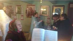 В Озерянах віряни УПЦ (МП) моляться в будинку священика (фото)