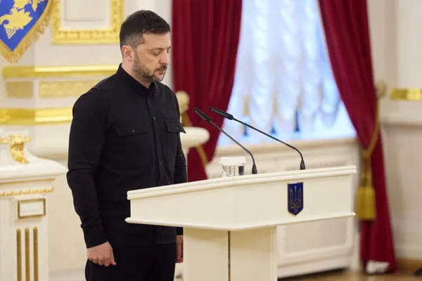Навіть з пораненням продовжував воювати: Зеленський вручив волинянину «Золоту Зірку»
