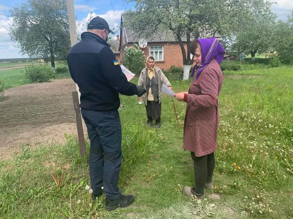 Рятувальники розповіли громадянам про правила пожежної безпеки в побуті (фото)