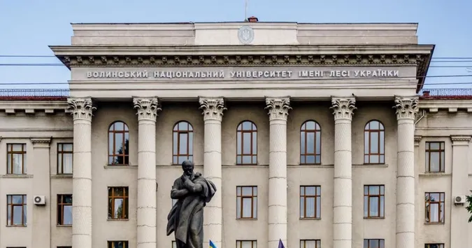 Волиньрада передала корпуси ВНУ та ще 7 об'єктів у власність міста: що там буде