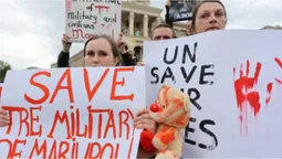 Рашисти вивезли жителів Маріуполя на окуповану територію Донеччини: серед «евакуйованих» є діти (відео)
