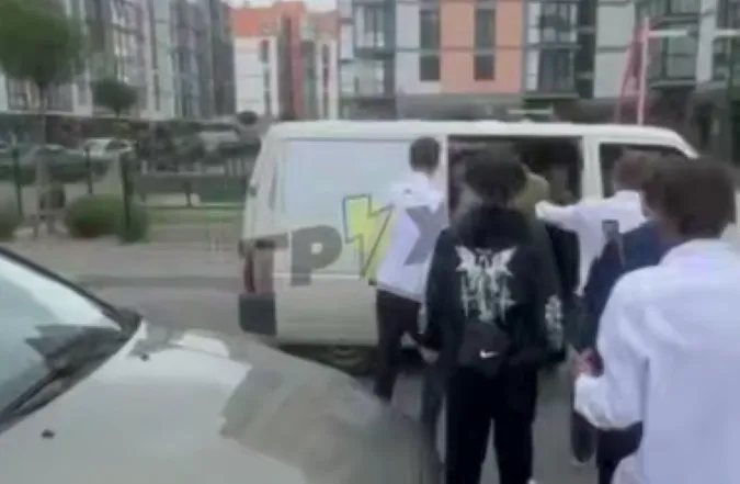 У Луцьку біля ЖК «Дрім Таун» підлітки намагалися завадити працівникам ТЦК: що відомо про інцидент (відео)