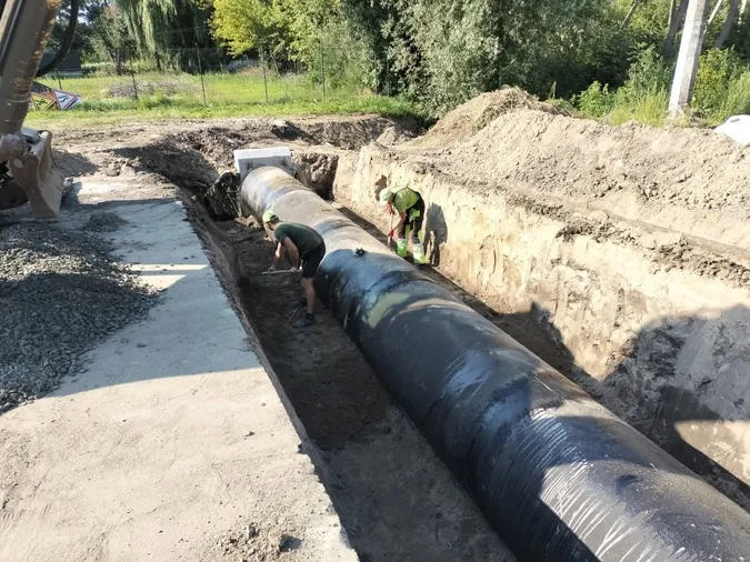 У Струмівці замінюють водопропускну трубу на трасі Н-22 (фото)