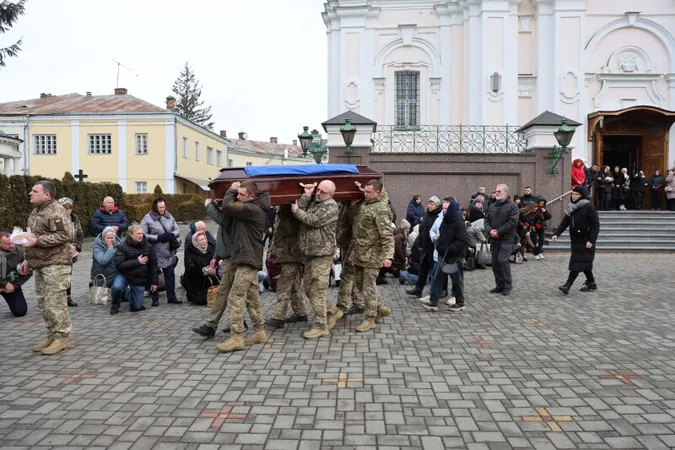 У Луцьку попрощалися із загиблим під Покровськом Андрієм Фещенком (фото)