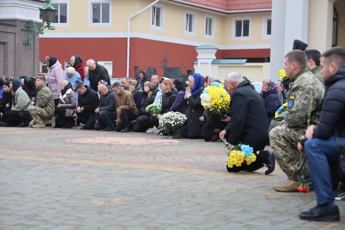 У Луцьку попрощалися одразу з трьома полеглими захисниками (фото)