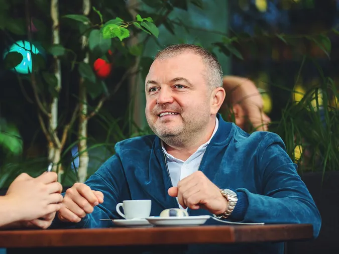 Нові книги та старі іграшки: депутат розповів, як проводить карантин