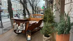 У центрі Луцька оновили фотозону, яку безпритульні тварини вважають своїм домом