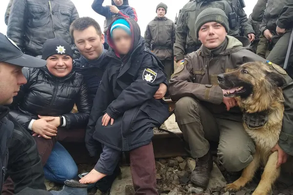 Маленького волинянина знайшли в очереті: слід взяв собака (фото, оновлено)
