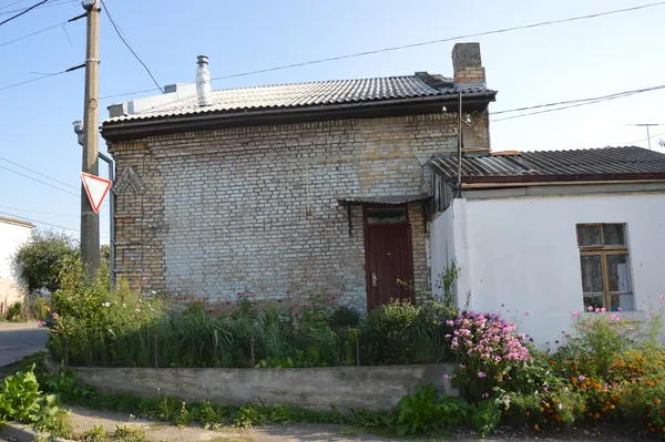 Будинок на Данила Галицького, 20 з іншої сторони