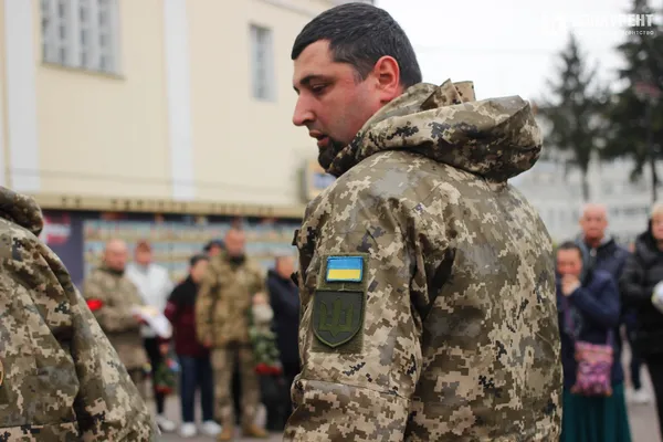 «Був доброю душею»: у  Луцьку попрощалися із воїном Юрієм Сапожником (фото, відео)