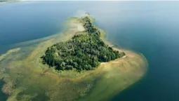 Затоплене місто і підводний шлях: які таємниці ховають глибини Світязю (відео)