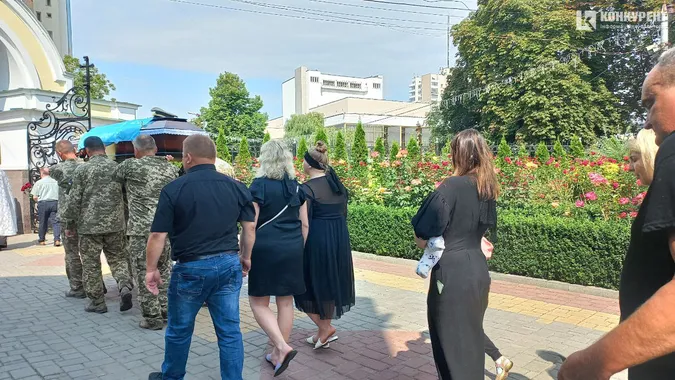 Йому було 25: у Луцьку попрощалися із загиблим воїном Максимом Мартиновим (фото, відео)