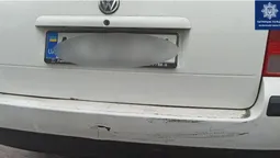 У Ковелі водійка на «тойоті» наїхала на припарковане авто і втекла (фото)